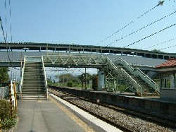 岩宿駅の跨線橋